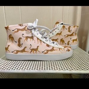NWT OTBT Cheetah Sneakers